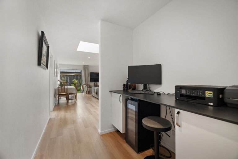 Photo of property in 5a Cone Peak Close, Lake Hayes, Queenstown, 9304