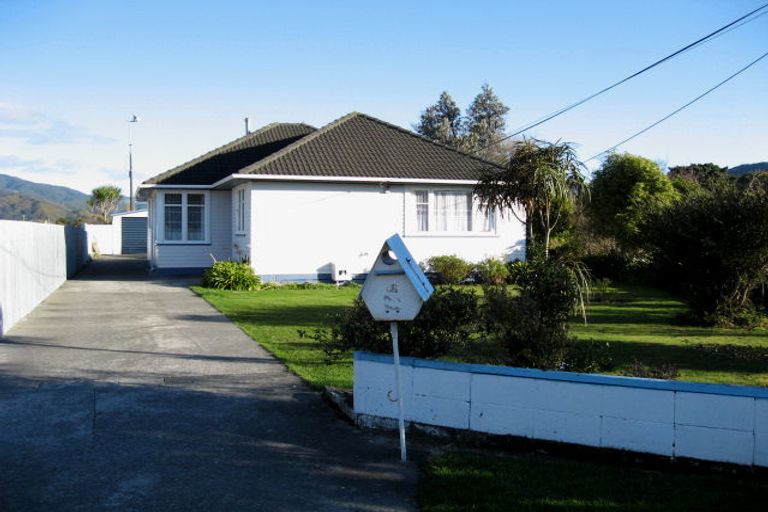 Photo of property in 27 Donnelley Drive, Wainuiomata, Lower Hutt, 5014