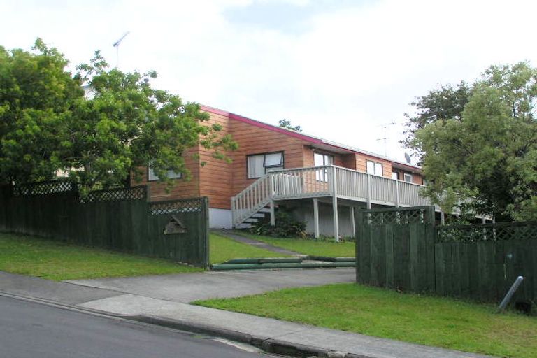 Photo of property in 7 Raelene Place, Massey, Auckland, 0614