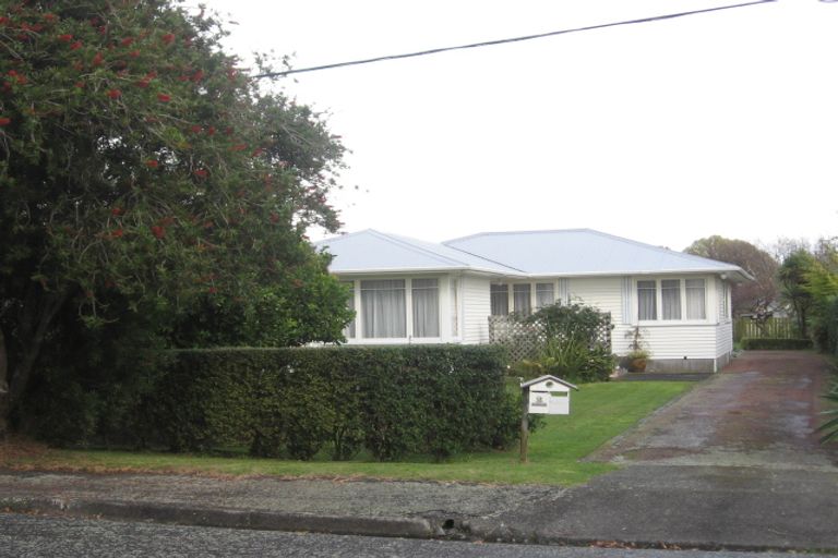 Photo of property in 2 Konini Grove, Raumati Beach, Paraparaumu, 5032