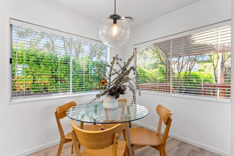 Photo of property in 3 Sispara Place, Beach Haven, Auckland, 0626