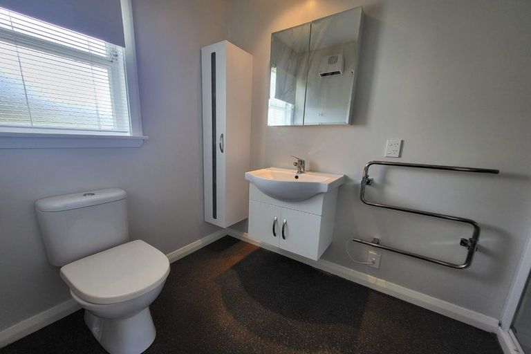 Photo of property in 19 Baffin Grove, Kingston, Wellington, 6021