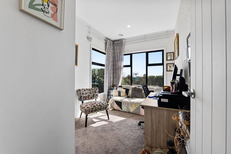 Photo of property in 482 Devon Street East, Strandon, New Plymouth, 4312