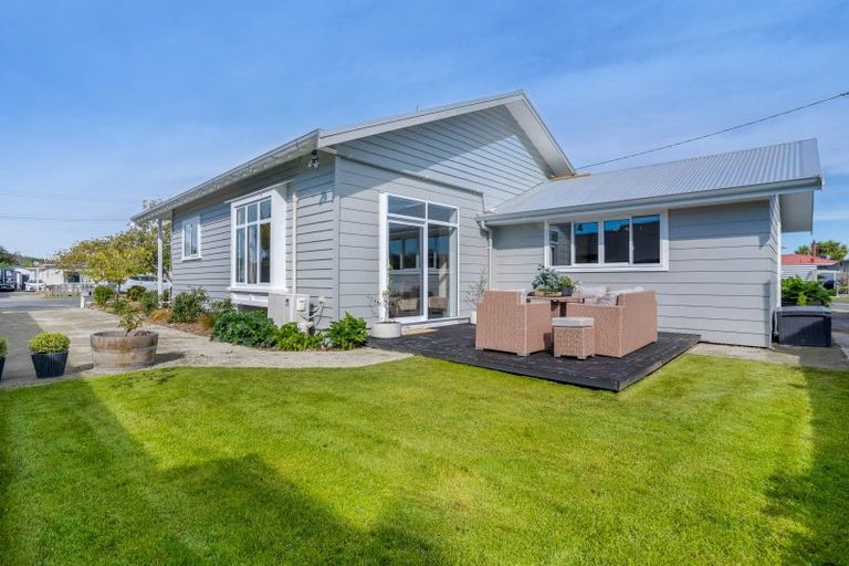 Photo of property in 44 Queen Street, Winton, 9720