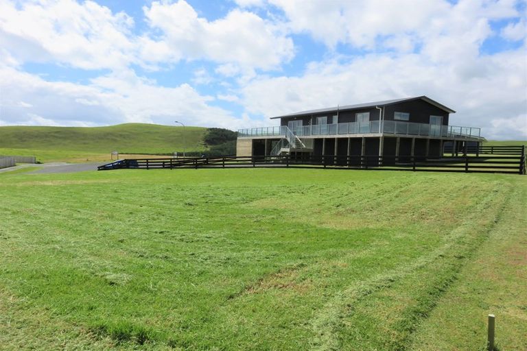 Photo of property in 2 Snapper Street, Baylys Beach, Dargaville, 0377