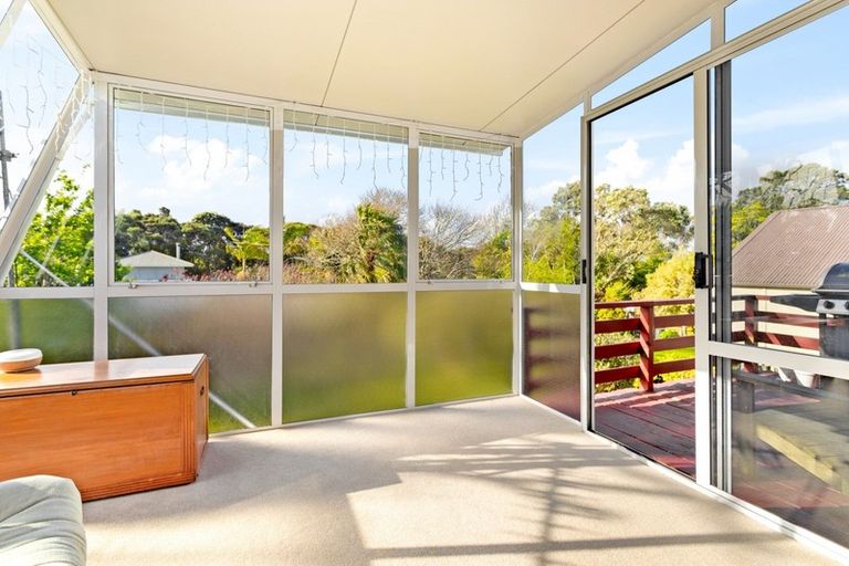 Photo of property in 34 Ferry Parade, Herald Island, Auckland, 0618