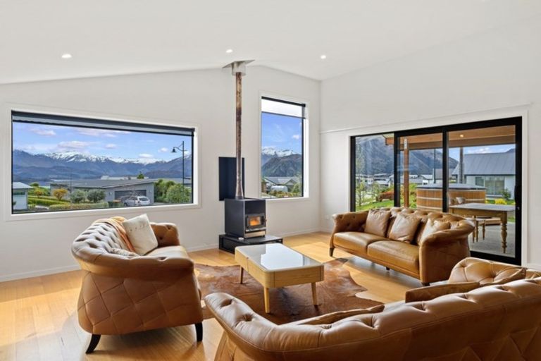 Photo of property in 20 Infinity Drive, Wanaka, 9305