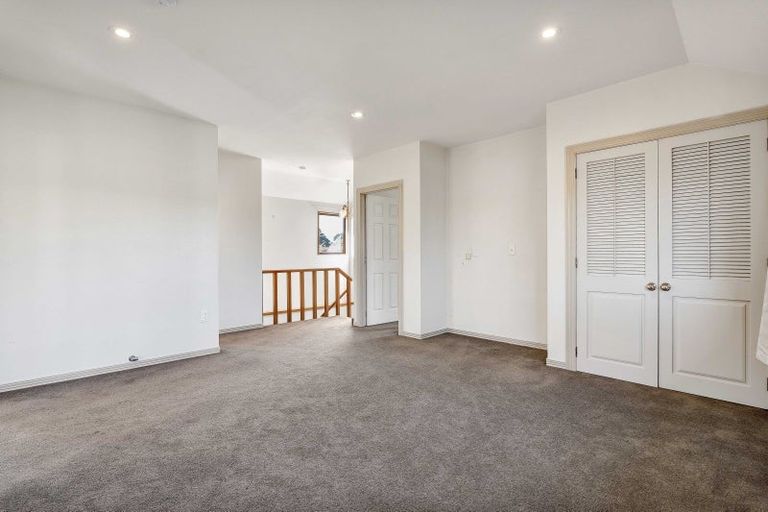 Photo of property in 90a Govett Avenue, Frankleigh Park, New Plymouth, 4310