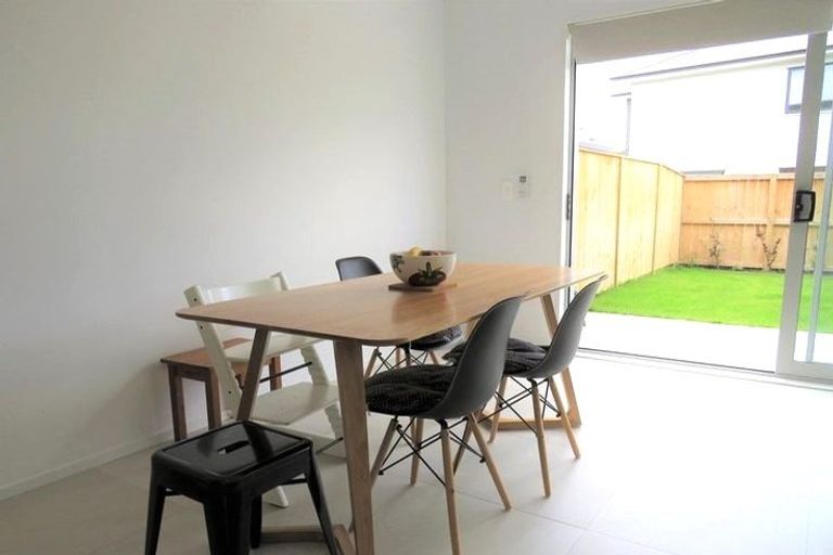 Photo of property in 20 Gilbert Hall Way, Swanson, Auckland, 0614