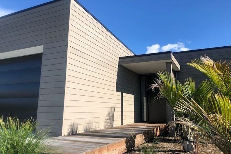 Photo of property in 2 Shearwater Lane, Point Wells, 0986