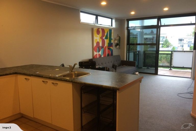 Photo of property in 11/372 Rosedale Road, Rosedale, Auckland, 0632