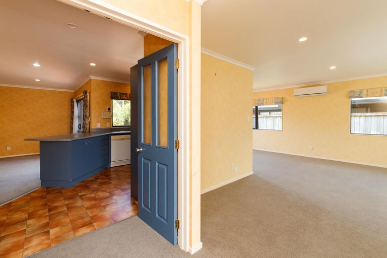 Photo of property in 94 Summerhill Drive, Fitzherbert, Palmerston North, 4410