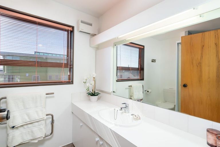 Photo of property in 22 Tamahine Street, Maupuia, Wellington, 6022