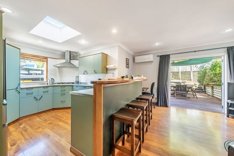 Photo of property in 77 Sunbrae Drive, Silverstream, Upper Hutt, 5019