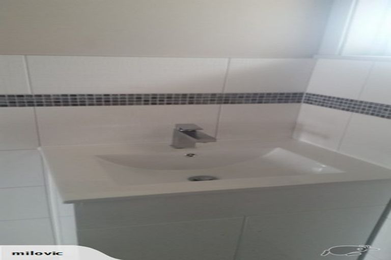 Photo of property in 2/303 Rangatira Road, Beach Haven, Auckland, 0626