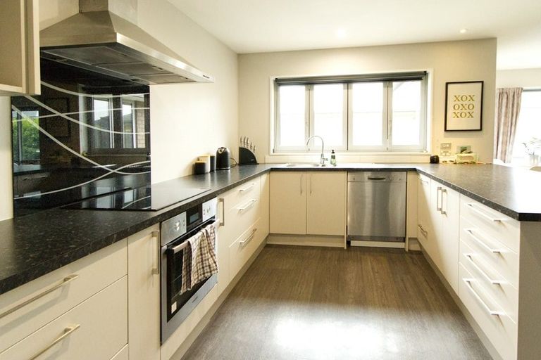 Photo of property in 15 Graycliffe Street, Halswell, Christchurch, 8025