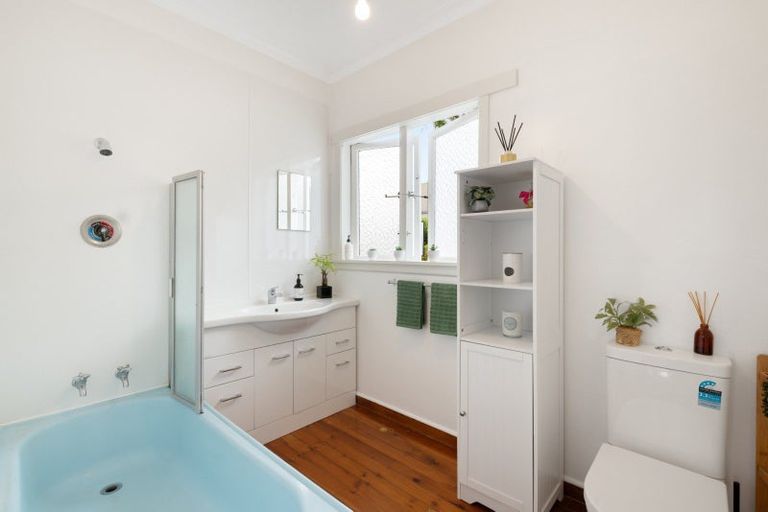 Photo of property in 6a Waikareao Way, Brookfield, Tauranga, 3110