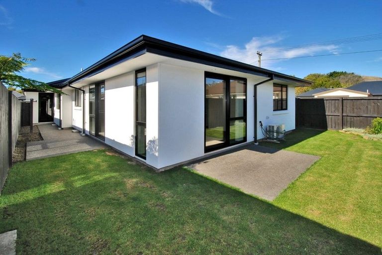 Photo of property in 2/78 Wilsons Road South, Saint Martins, Christchurch, 8022