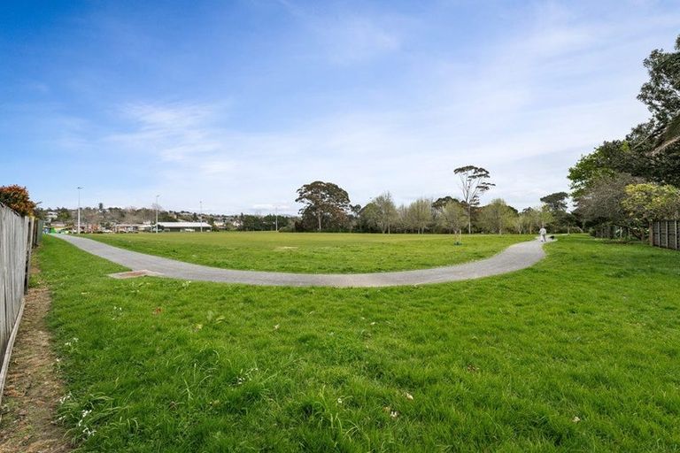 Photo of property in 1b Arney Road, Ranui, Auckland, 0612
