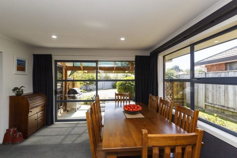Photo of property in 99a Schnell Drive, Kelvin Grove, Palmerston North, 4414