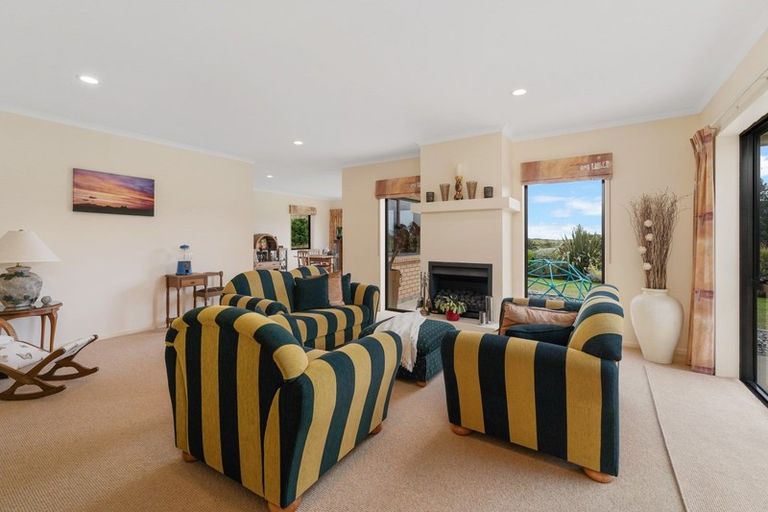 Photo of property in 12 Waitaheke Road, Te Horo, Otaki, 5581