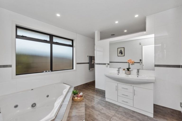 Photo of property in 5 Michael Terrence Place, Flagstaff, Hamilton, 3210