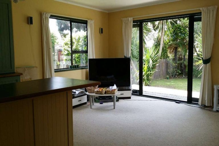 Photo of property in 29 Paynters Avenue, Strandon, New Plymouth, 4312