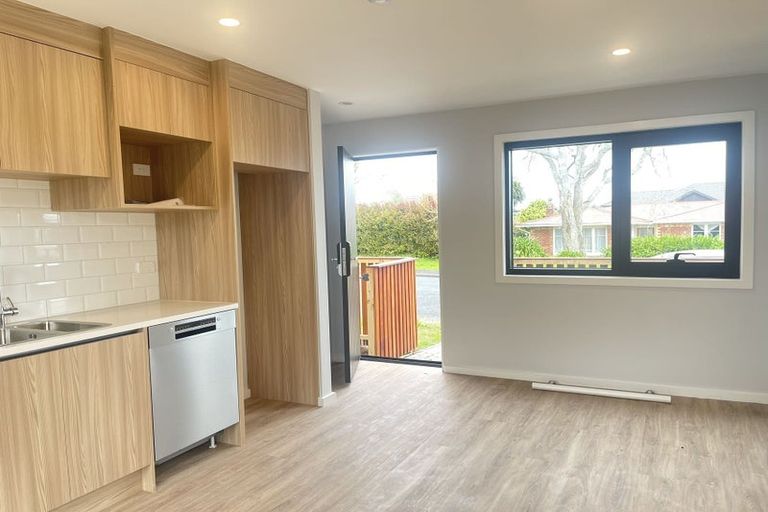 Photo of property in 1/15 Toru Street, Te Atatu Peninsula, Auckland, 0610