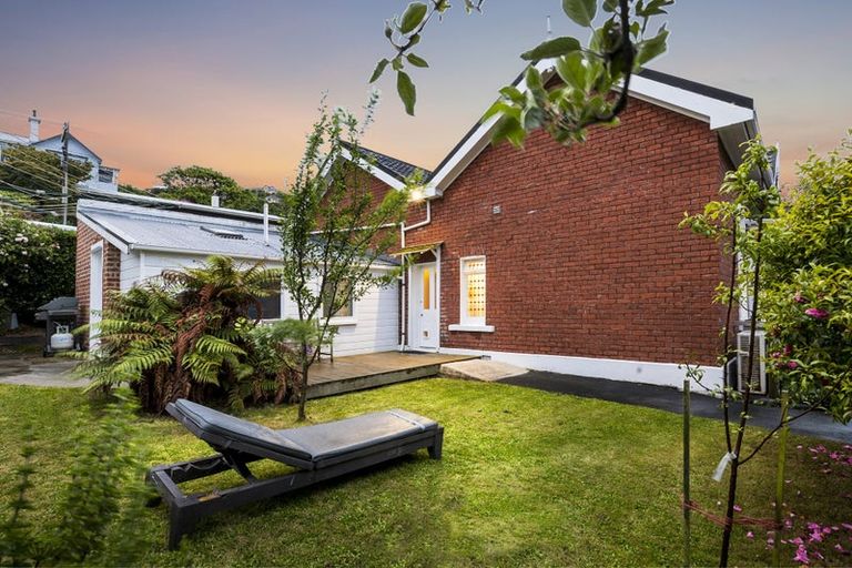 Photo of property in 77 Bedford Street, Saint Clair, Dunedin, 9012