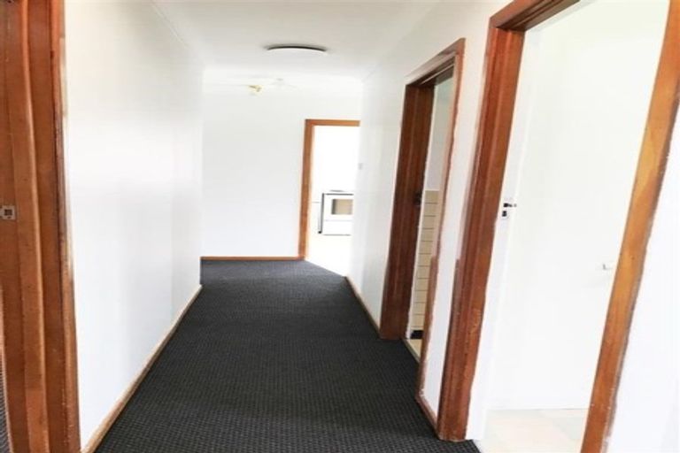 Photo of property in 183 Rathgar Road, Henderson, Auckland, 0610
