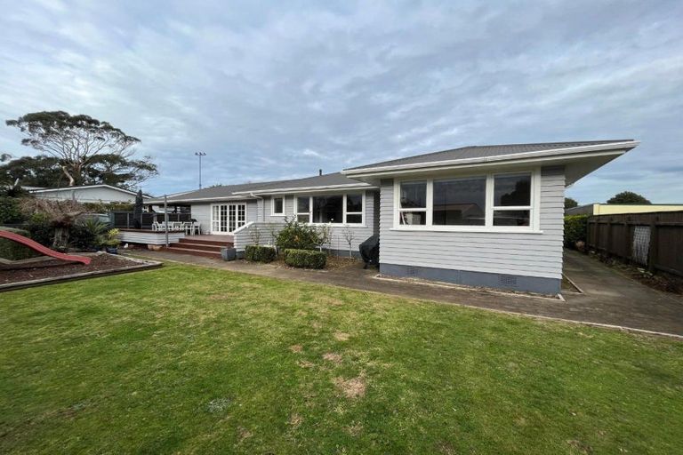 Photo of property in 22a Waiwera Place, Merrilands, New Plymouth, 4312