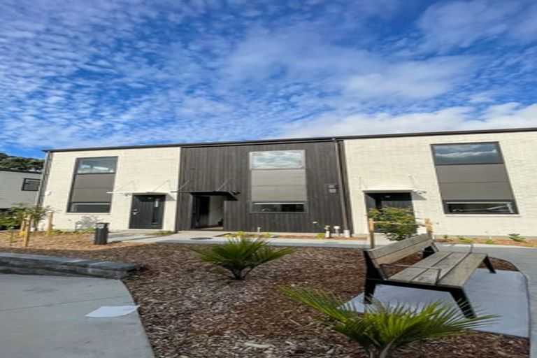 Photo of property in 4 Whanui Place, Mangere Bridge, Auckland, 2022