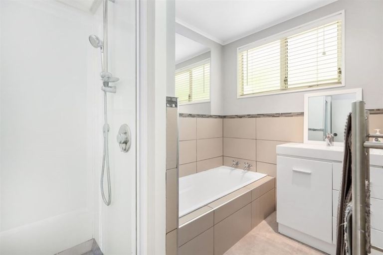 Photo of property in 31 Spinnaker Drive, Whitby, Porirua, 5024