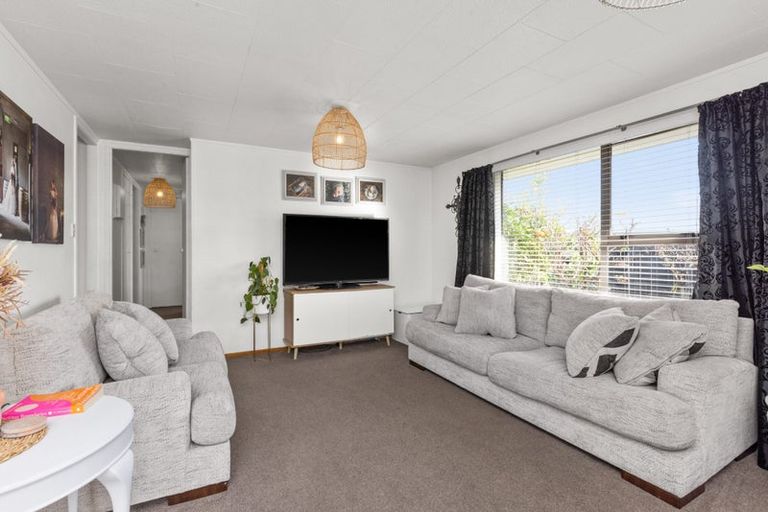 Photo of property in 90 Tait Drive, Greenmeadows, Napier, 4112