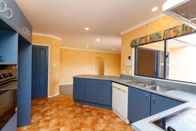 Photo of property in 94 Summerhill Drive, Fitzherbert, Palmerston North, 4410