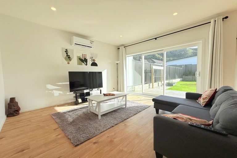 Photo of property in 77 Hokioi Drive, Kenepuru, Porirua, 5022