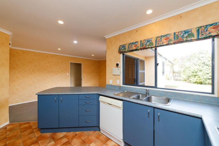 Photo of property in 94 Summerhill Drive, Fitzherbert, Palmerston North, 4410