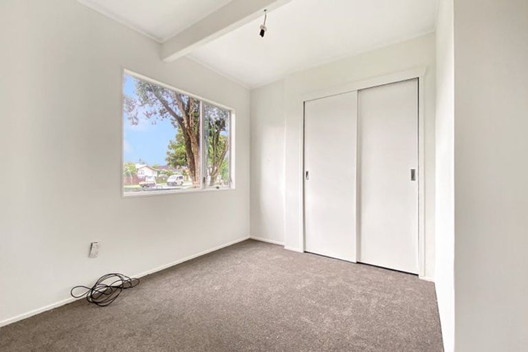 Photo of property in 4 Vimy Place, Mangere, Auckland, 2022