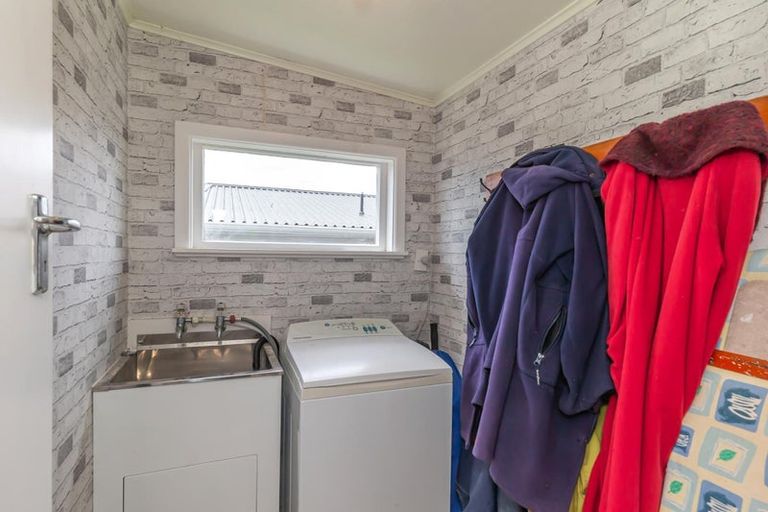 Photo of property in 12 Ryder Crescent, Levin, 5510