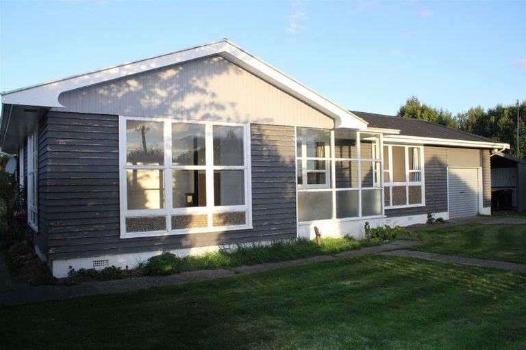 Photo of property in 14 Clifden Highway, Tuatapere, 9620