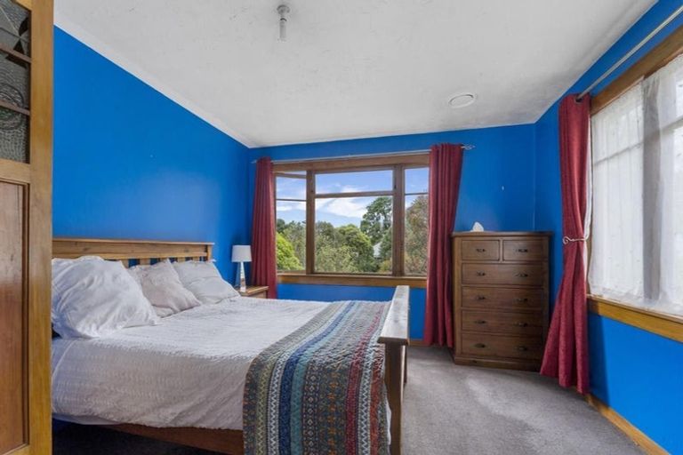 Photo of property in 92 Milton Terrace, Picton, 7220