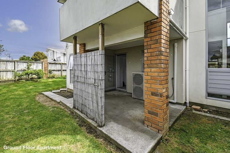Photo of property in 2/33 Kenderdine Road, Papatoetoe, Auckland, 2025