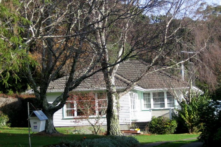 Photo of property in 28 Kamahi Street, Stokes Valley, Lower Hutt, 5019