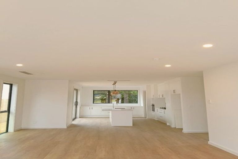 Photo of property in 12 Notre Dame Way, Albany, Auckland, 0632