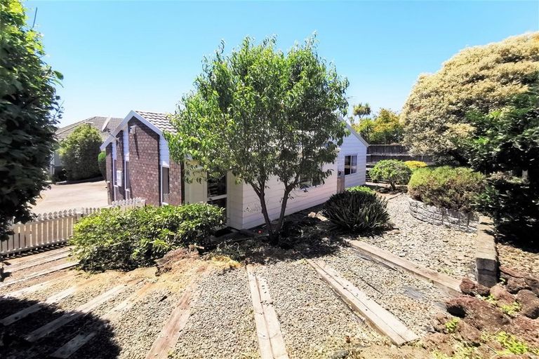 Photo of property in 2/31 Elliot Street, Howick, Auckland, 2014