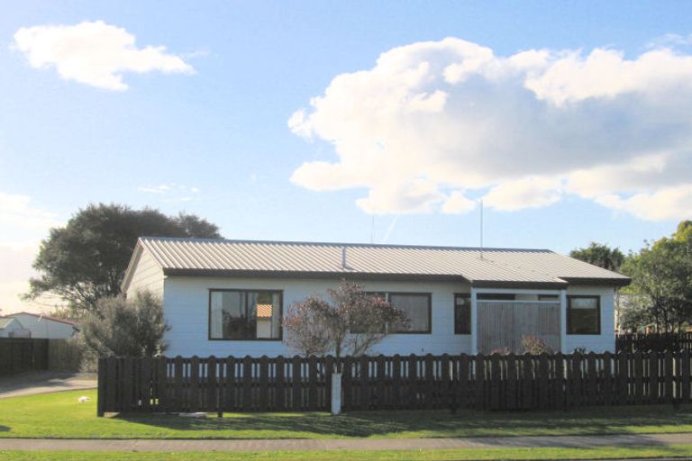 Photo of property in 10 Opal Drive, Papamoa Beach, Papamoa, 3118