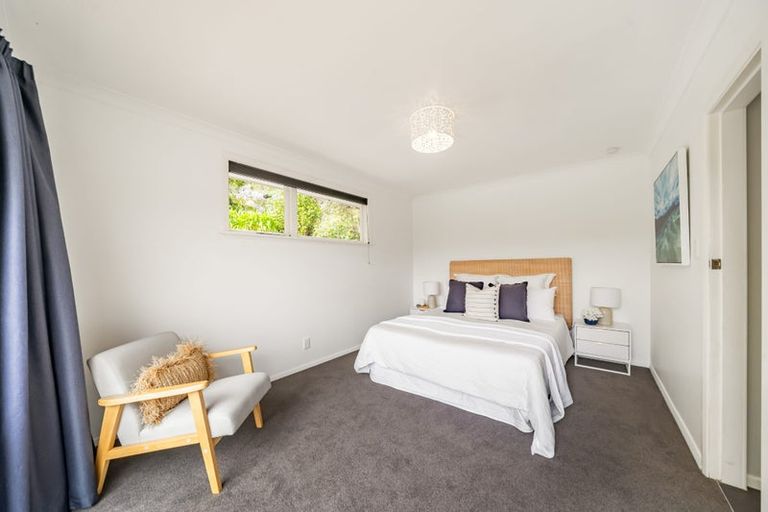 Photo of property in 5 Winchester Avenue, Pinehaven, Upper Hutt, 5019