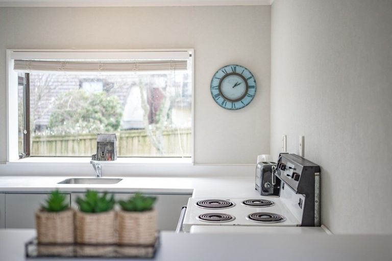 Photo of property in 80b Aviemore Drive, Highland Park, Auckland, 2010