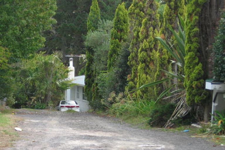 Photo of property in 81 Barrys Road, Glendene, Auckland, 0602