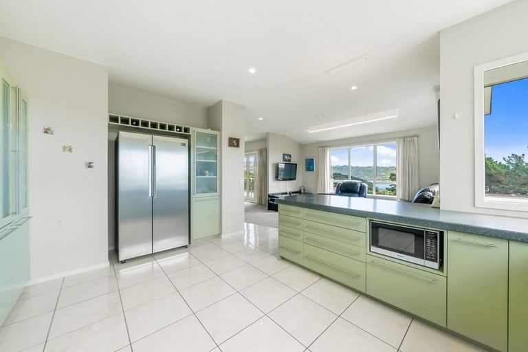 Photo of property in 38 Aspiring Terrace, Aotea, Porirua, 5024